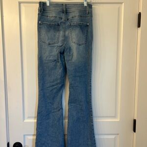 Ever flex size 6 jeans.